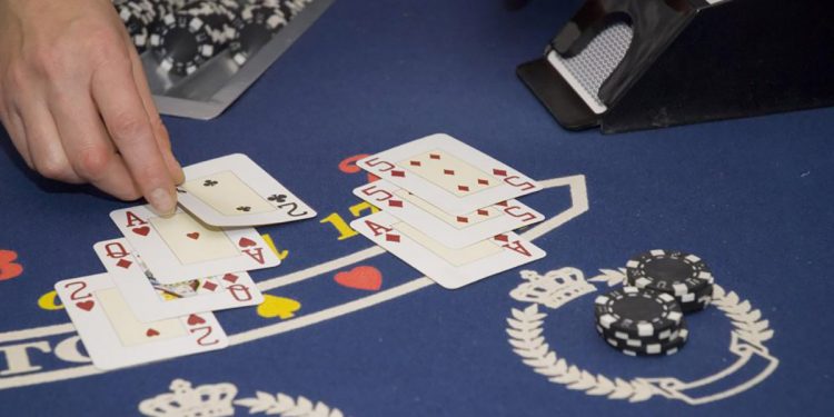 Blackjack Myths – Avoid Them and Make Money
