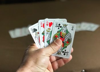 Rules to follow when playing poker