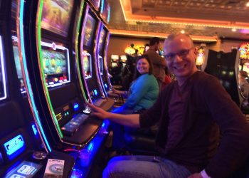 How to make a profit at slot machines?