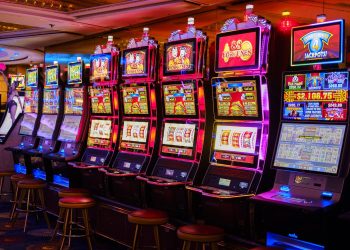What are the Advantages of Playing Slot Games?